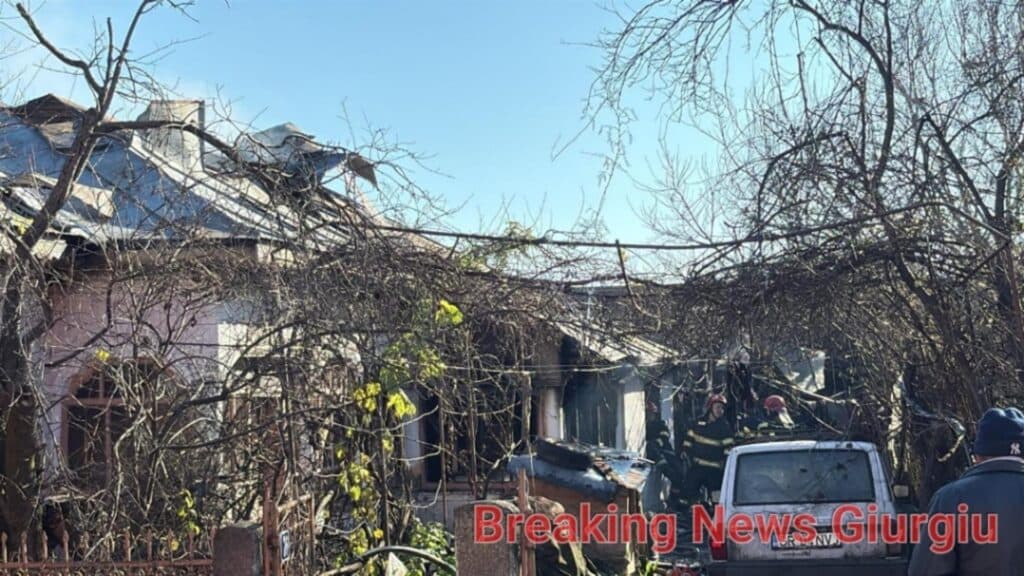 Tragedie devastatoare: o bătrână își pierde viața într-un incendiu, iar soțul ei este transportat de urgență la spital