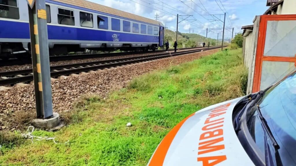 Destin crud pentru un bărbat de 72 de ani din Caraș-Severin: a fost ucis de tren în gara locală