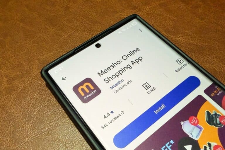 SoftBank rămâne implicat în momentul în care Meesho își lansează IPO-ul de 606 milioane de dolari, marcând prima mare listare de comerț electronic din India