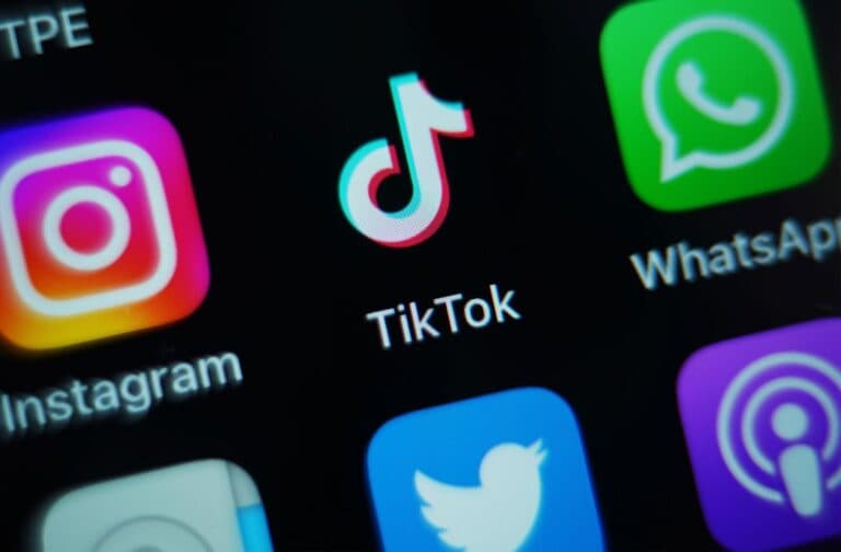 TikTok îți oferă controlul asupra cantității de conținut generat de AI pe care dorești să-l vizionezi