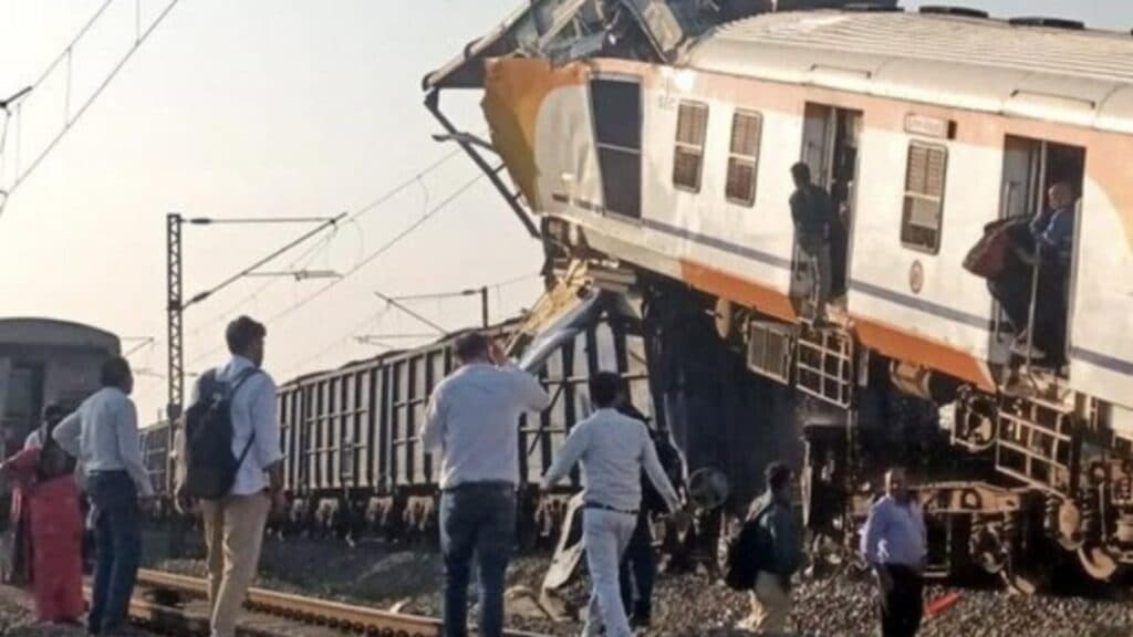 Accident feroviar devastator în India: opt vieți pierdute și numeroși răniți în urma ciocnirii dintre un tren de pasageri și unul de marfă