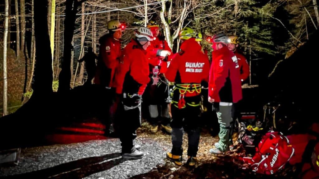 Turist în dificultate, prins de hipotermie în Munții Bucegi: o vastă misiune de salvare în zona Lacului Țigănești
