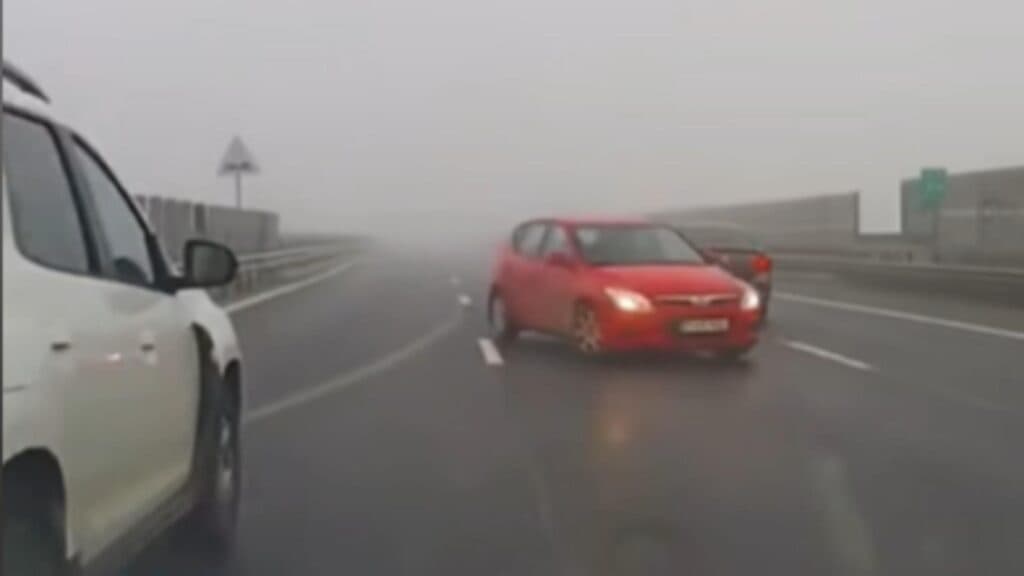 Inconștiența la volan: Un șofer surprins pe contrasens pe Autostrada A3 din România