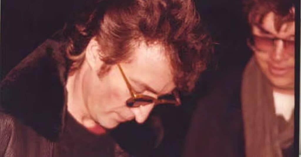 45 de ani de la dispariția lui John Lennon. Acțiunea surprinzătoare a lui Chapman după tragedie. Motivele din spatele crimei au șocat anchetatorii