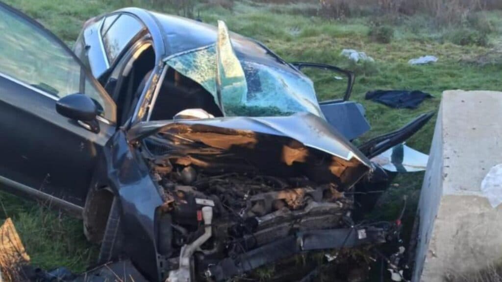 Coliziune devastatoare în Constanța: Șase răniți după ce vehiculul s-a izbit de un cap de pod