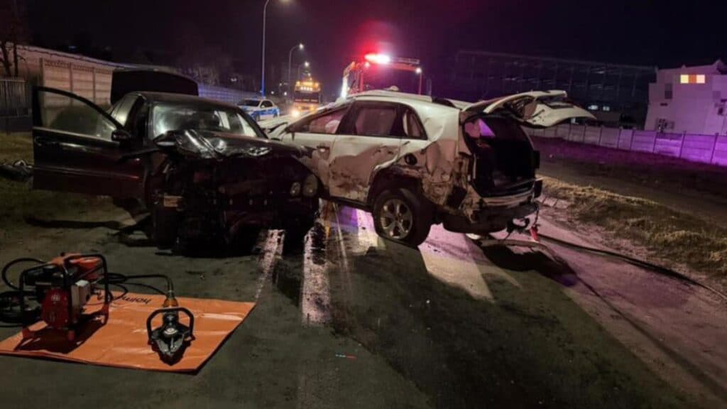Coliziune devastatoare în Târgu Mureș: șase persoane rănite în urma impactului dintre două mașini