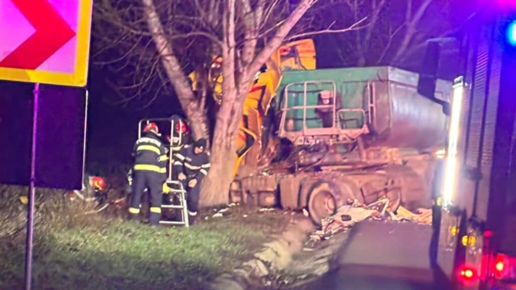 Tragedie pe drumurile din Iași: coliziune fatală între o autoutilitară și un camion