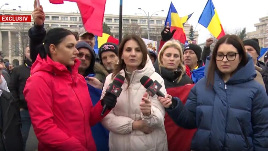 Fermierii își strigă nemulțumirea: „Guvernul ne-a întors spatele”. Anca Alexandrescu, solidară cu agricultorii, în Piața Victoriei