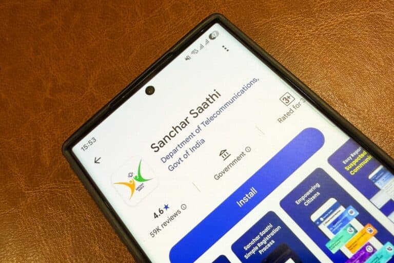 India renunță la obligația de a preinstala aplicația guvernamentală pe smartphone-uri după reacții puternice