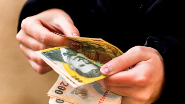 Economia românească își arată oboseala după un an provocator, dar o creștere în T4 ar putea aduce salvarea de sfârșit de an