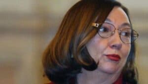 Percheziții la reședința din Pipera a Rodicăi Stănoiu: telefoanele fostei ministre au fost confiscate pentru investigarea unor mesaje și conturi bancare suspecte