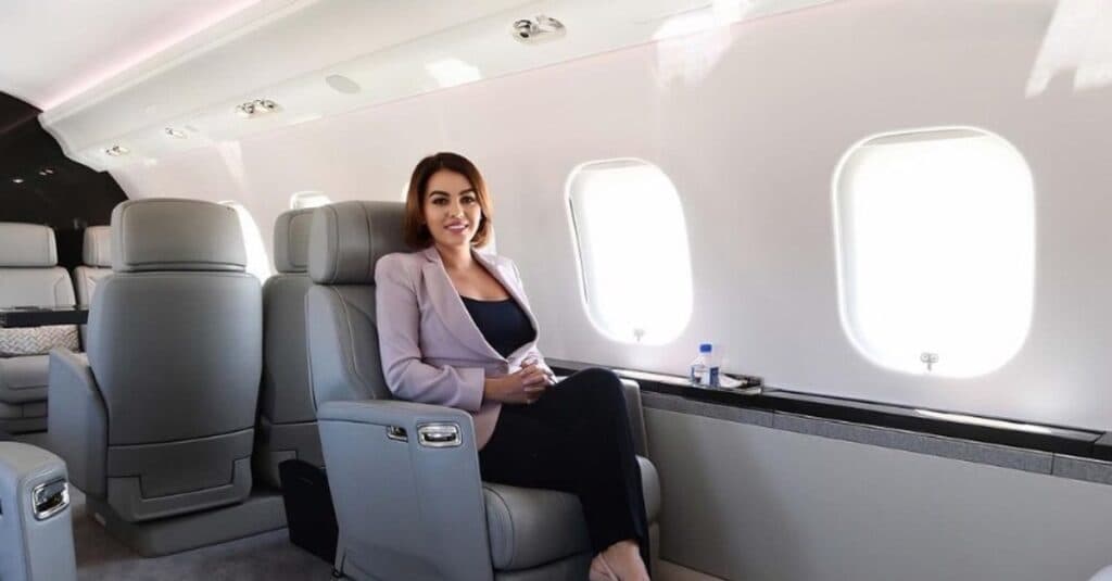 Sărbătoare opulentă în familia Ferrari: Romina Gingașu a fost surprinsă de Piero Ferrari cu un avion privat, la nouă ani de iubire