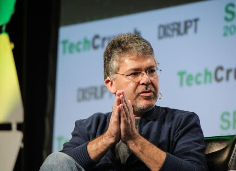 Apple își desemnează un nou lider în domeniul inteligenței artificiale, având experiență de la Google și Microsoft, în urma retragerii lui John Giannandrea