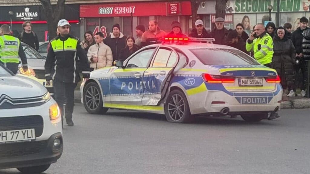 Autospecială de poliție, accident în Ploiești: Doi agenți răniți în incidentul rutier