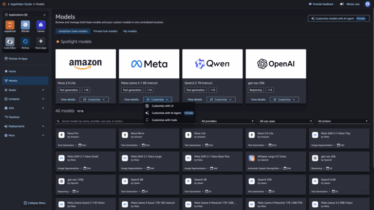 AWS își intensifică eforturile în personalizarea LLM-urilor prin funcții menite să faciliteze crearea de modele