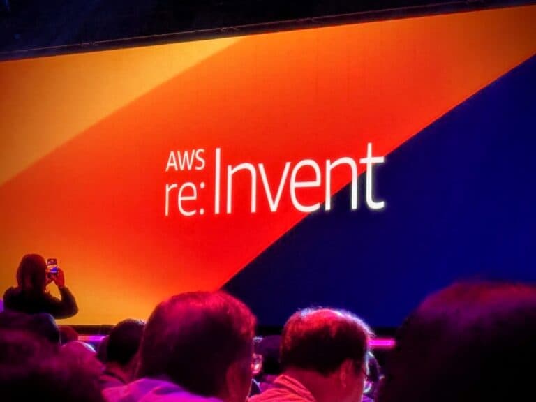 AWS re:Invent 2025: Modalități de a urmări și de a te conecta în timp real
