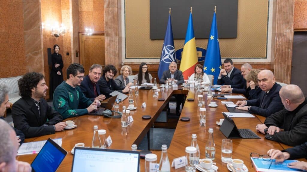 Bolojan provoacă dezbateri: Premierul a avut o întâlnire surpriză cu reziștii Tudor Chirilă și Marius Moga. Ce planuri se conturează?