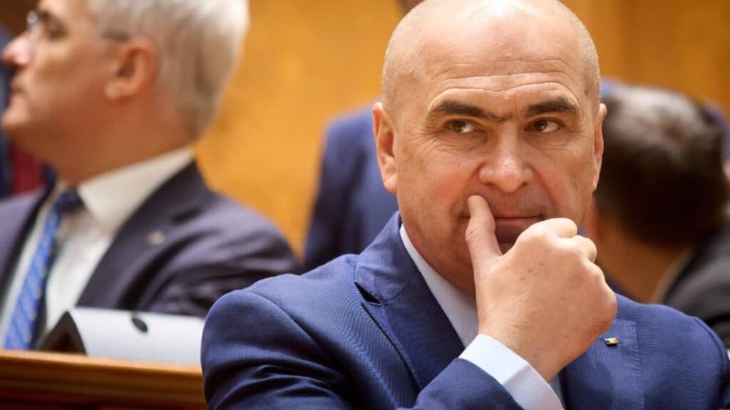 Bolojan intenționează să-l înlocuiască pe ministrul Justiției, inspirându-se din strategia lui Ponta. O metodă similară cu cea prin care Kovesi a fost desemnată în 2013 ar putea fi reluată