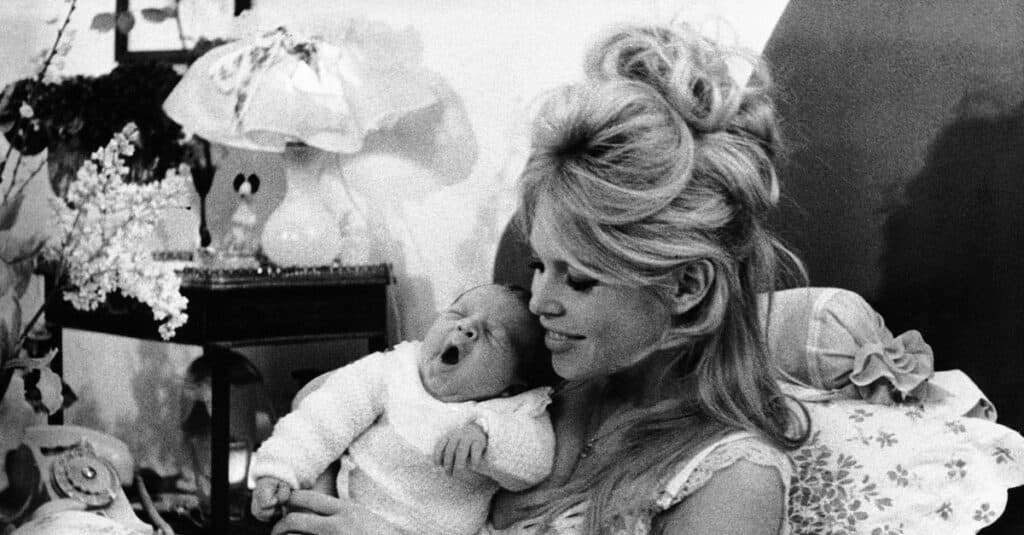 Brigitte Bardot a renunțat la fiul ei în favoarea unei iubiri, descriind nașterea ca pe o experiență traumatizantă