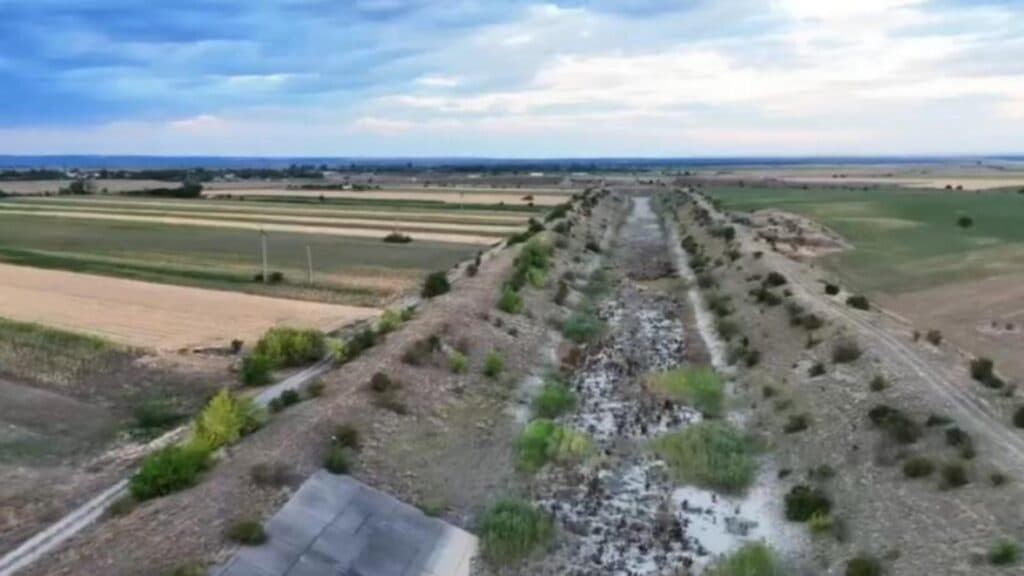 Canalul Siret-Bărăgan, un vis închis în hârtii. Fermierii cer apă, nu doar vorbe. Irigațiile sunt doar o idee pe pagină