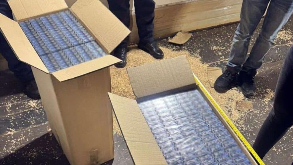 Captură impresionantă lângă Vama Nădlac: țigări de 6,7 milioane de lei găsite într-un camion