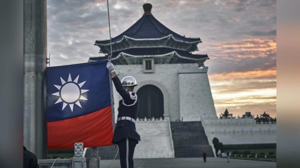 China își intensifică exercițiile militare în jurul Taiwanului, ca răspuns la anunțul lui Trump privind sprijinul pentru Taipei