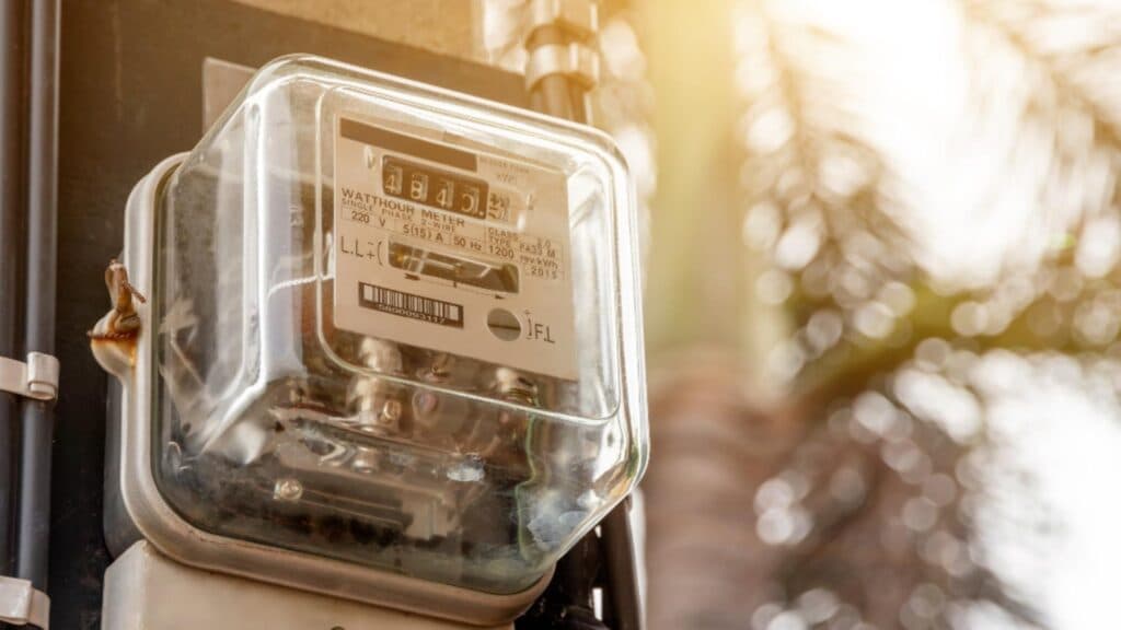 Cine se ocupă cu citirea contoarelor de energie electrică? Informații esențiale de la ANRE pentru sfârșitul anului