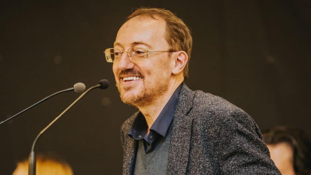 Clement Sava, senator PACE: „Crăciunul ne îndeamnă să ne privim unii pe alții cu mai multă compasiune și să oferim ajutor celor care au nevoie.”