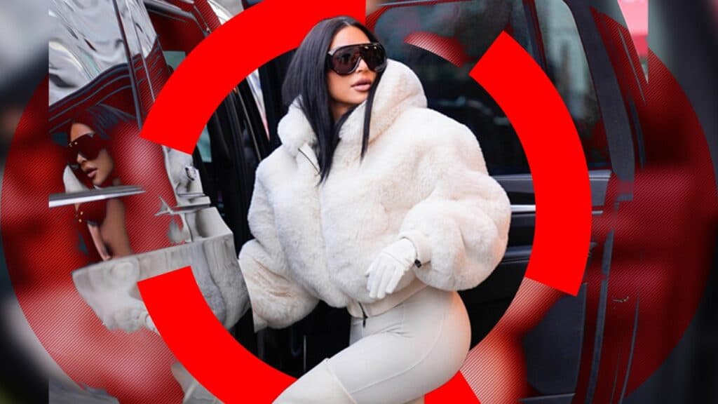 Colanți strâmți, posterior de invidiat și o ciocolată caldă – secretul lui Kim Kardashian pentru a străluci pe pârtie
