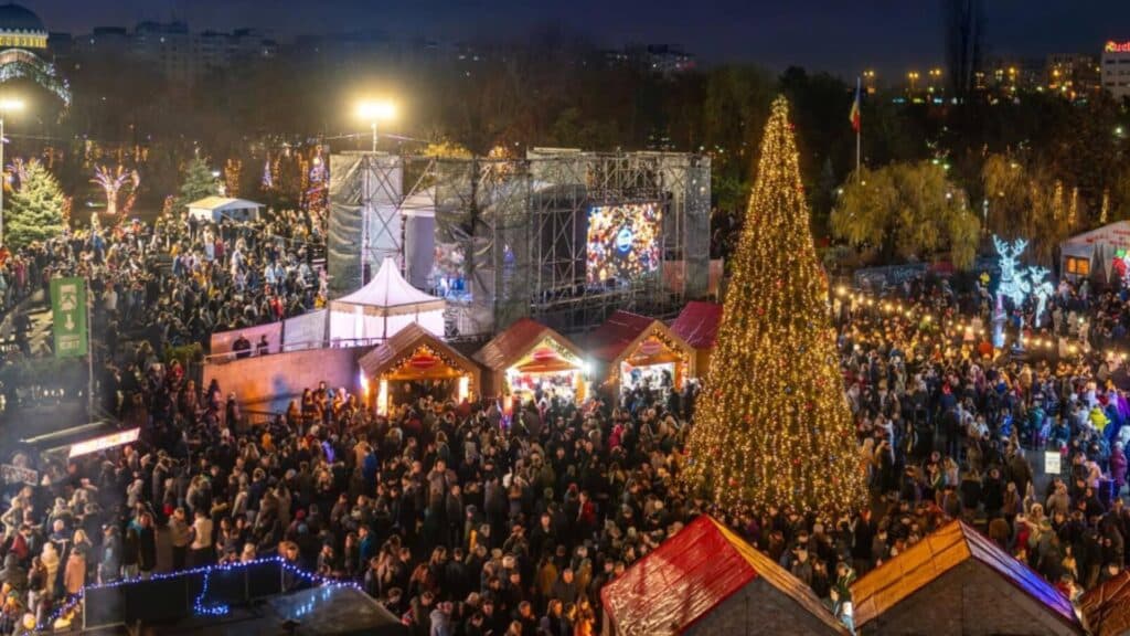 Cum își sărbătoresc românii a doua zi de Crăciun. Prețurile au sărit în aer la târgurile din București
