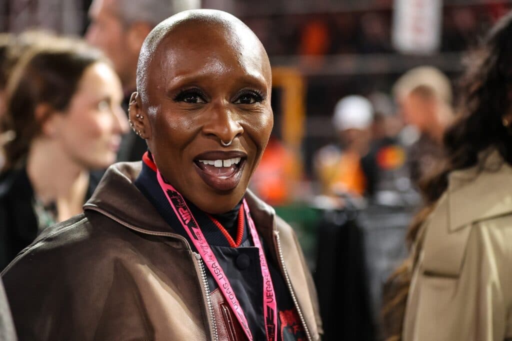 Cynthia Erivo marchează un moment de referință în lumea actoriei, obținând o realizare impresionantă la Globurile de Aur