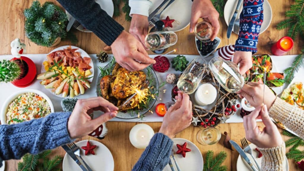 De ce ne lăsăm purtați de tentația mâncării excesive în perioada Crăciunului? Impactul creierului asupra poftei și obiceiurilor noastre culinare
