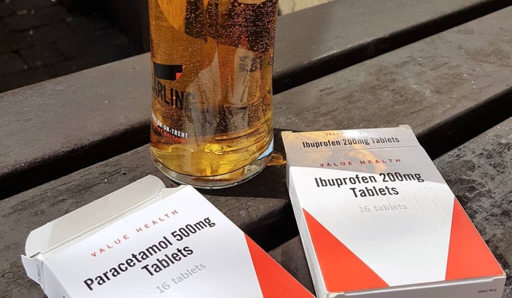 Riscurile paracetamolului după alcool: de ce este mai bine să eviți această combinație pentru a scăpa de mahmureală