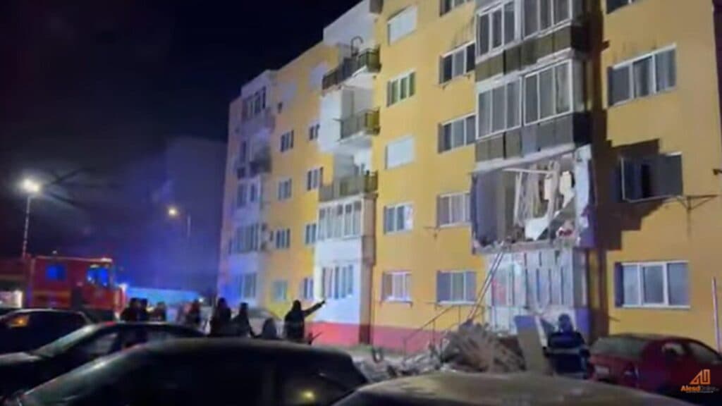 Tragedie în Bihor: o femeie rănită grav în urma prăbușirii unui balcon dintr-un bloc