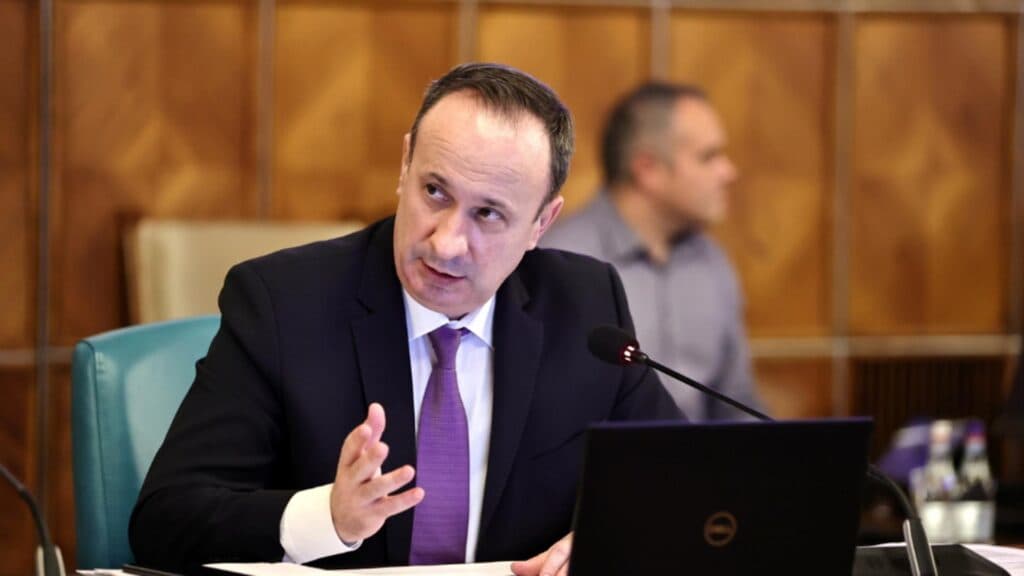 Adrian Câciu, fost ministru, reacție vehementă după anunțul execuției bugetare: „Au dezinformat. Nu au fost facturi ascunse!”