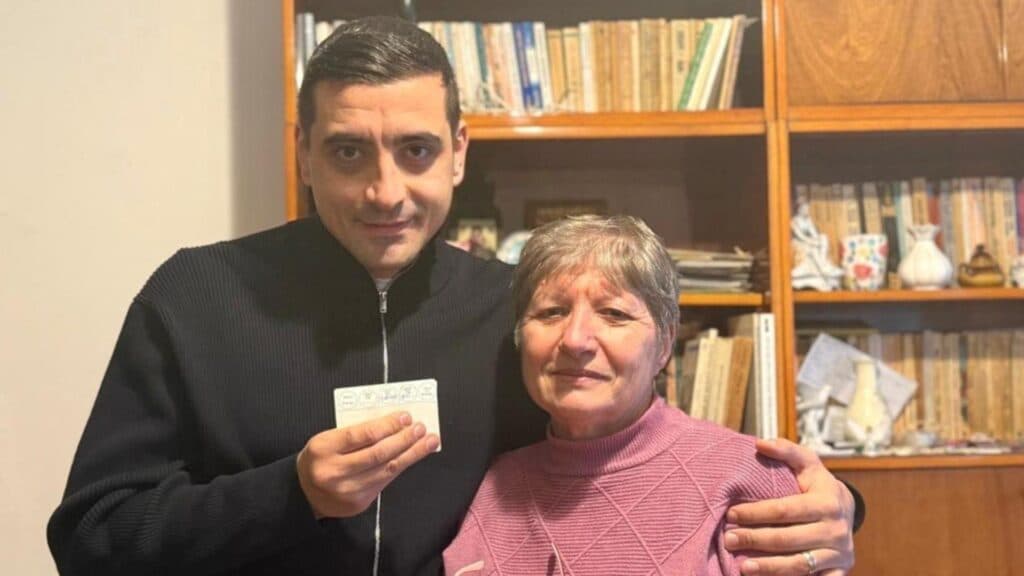 George Simion transmite un mesaj tulburător în ziua alegerilor locale: „Mama m-a îndemnat să vă spun – dacă nu ne prezentăm astăzi la urne, nu avem motive să protestăm mai târziu!”
