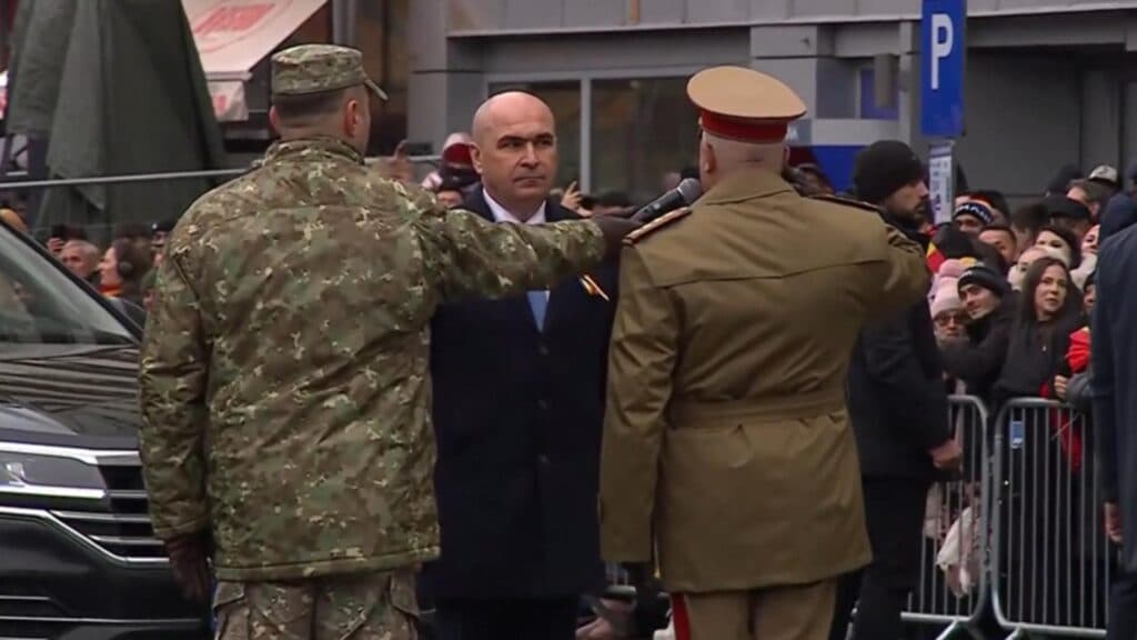 Strigăte de protest fără precedent la Alba Iulia împotriva premierului Ilie Bolojan