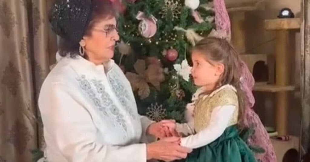 Irina Loghin, momente pline de emoție alături de nepoțica Ana. O sărbătoare de Crăciun magică în mijlocul familiei