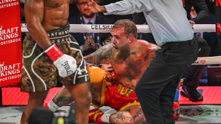 Jake Paul, învins prin knock-out de Anthony Joshua, suferă două fracturi la maxilar și a fost supus unei intervenții cu plăci de titan