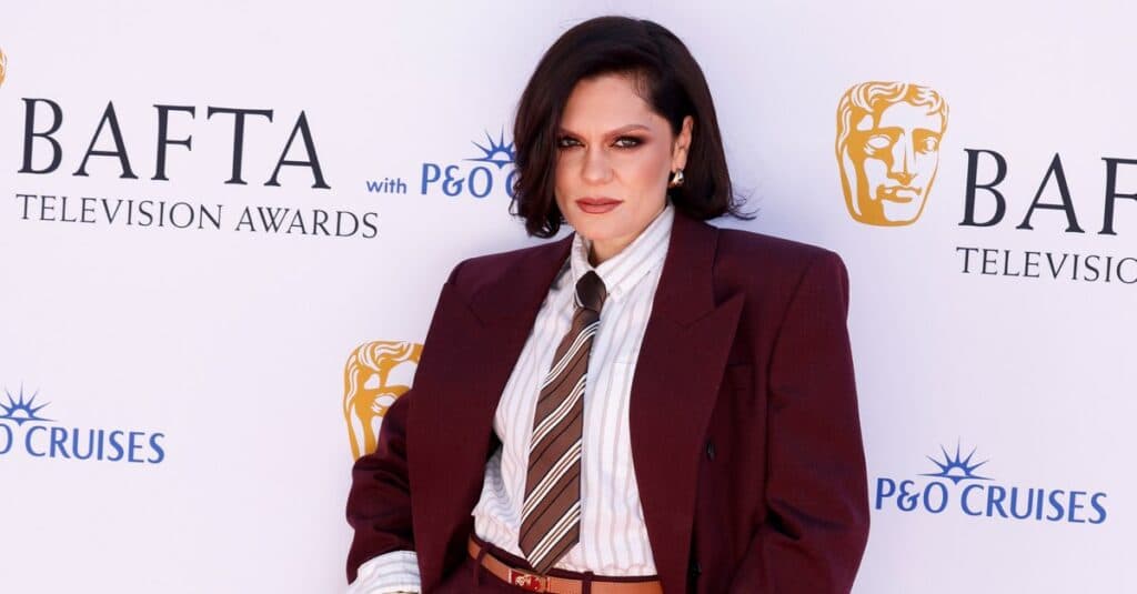 Jessie J pozează în lenjerie intimă, la scurt timp după recuperarea din lupta cu cancerul la sân
