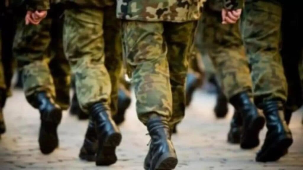 Senatul a aprobat în cele din urmă Legea privind voluntariatul în rândul militarilor