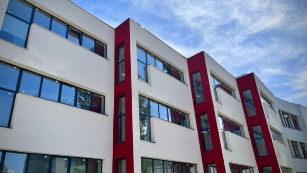 Liceele tehnice din București se transformă: mai mult de 1.500 de elevi vor studia în spații moderne și ecologice