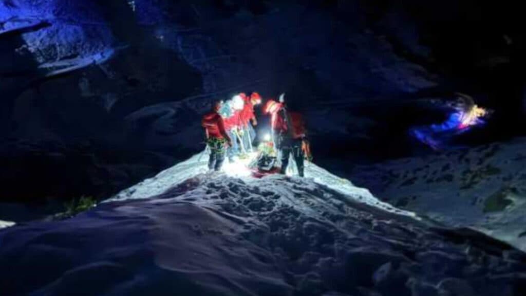 Urgentă salvare pe înălțimi: turist grav rănit în Făgăraș după o cădere riscantă