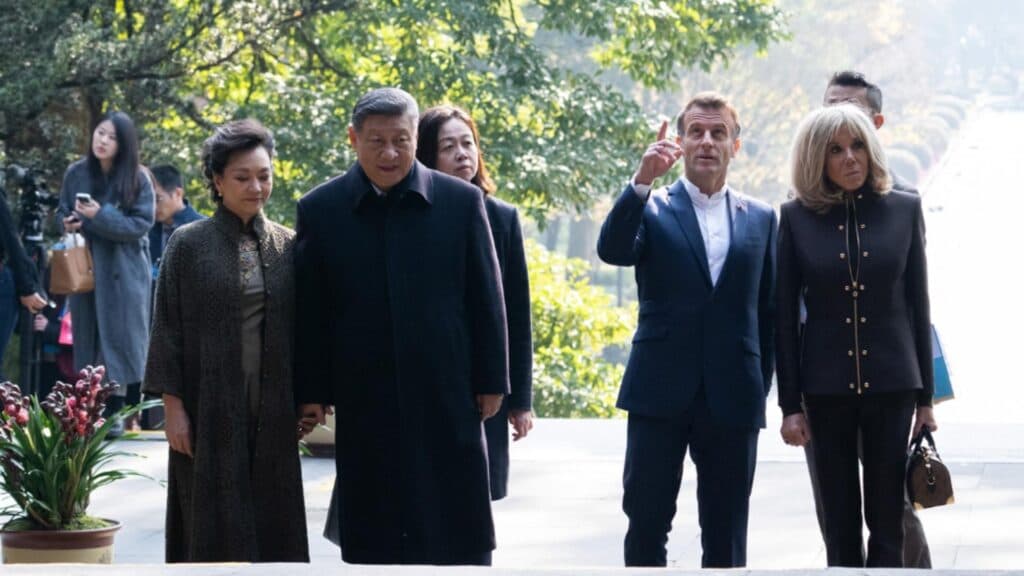Macron se bucură de ovații în China, în timp ce opozanții rămân în tăcere