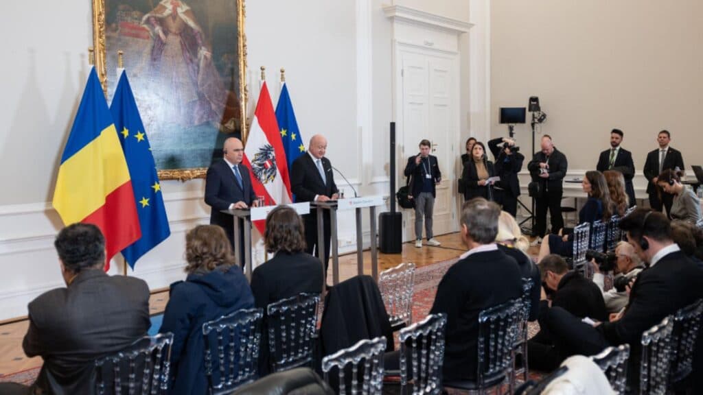 Bolojan în centrul furtunii: Zeci de mii de români protestează împotriva deciziilor premierului