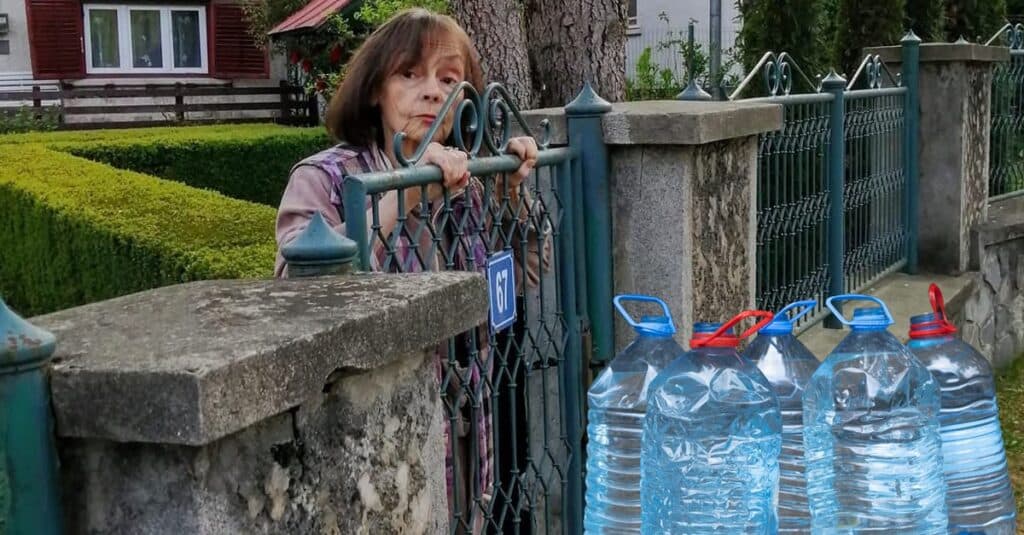 Marina Voica, profund marcată de penuria apei din Prahova: „La 89 de ani, fac baie în lighean. Nespălată nu pot rămâne!” Breaza, oraș în impas: „Bolnavii au fost externați!”