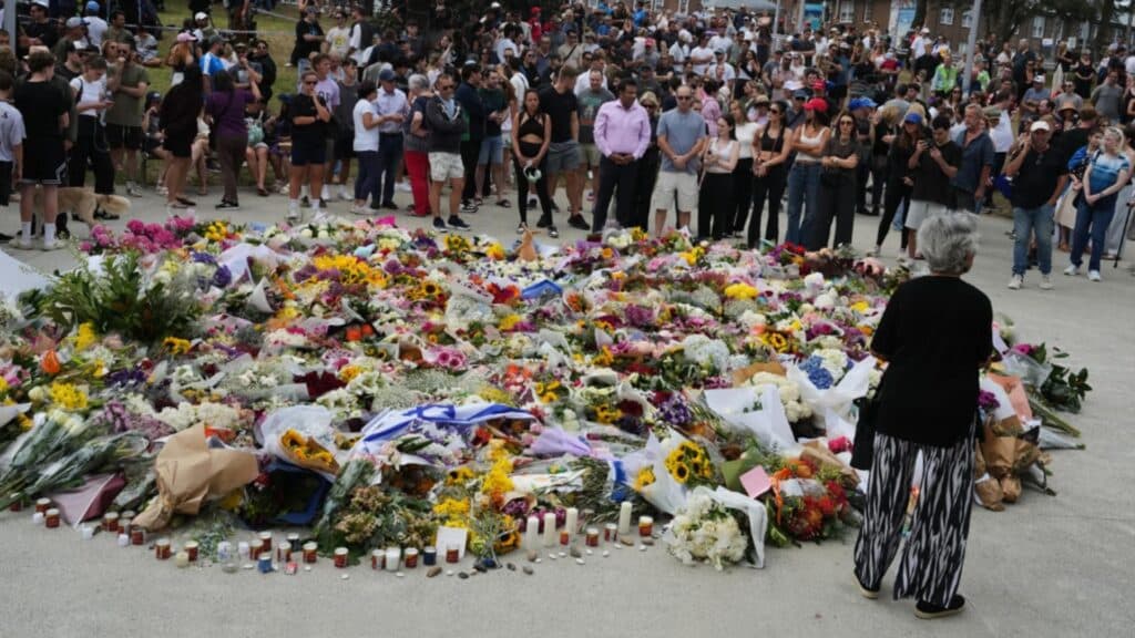 Tragedie în Australia: Detalii uluitoare despre atacul comis de tată și fiu, cu 16 vieți pierdute și 40 de răniți