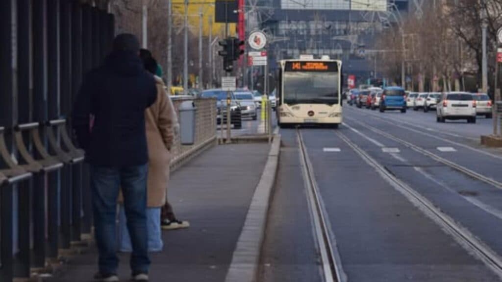 Măsuri drastice luate de STB în urma avertizărilor de ninsoare în București. Ce modificări vor fi în circulația autobuzelor?