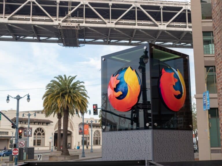 Noua conducere a Mozilla anunță integrarea inteligenței artificiale în Firefox, rămânând însă o opțiune pentru utilizatori