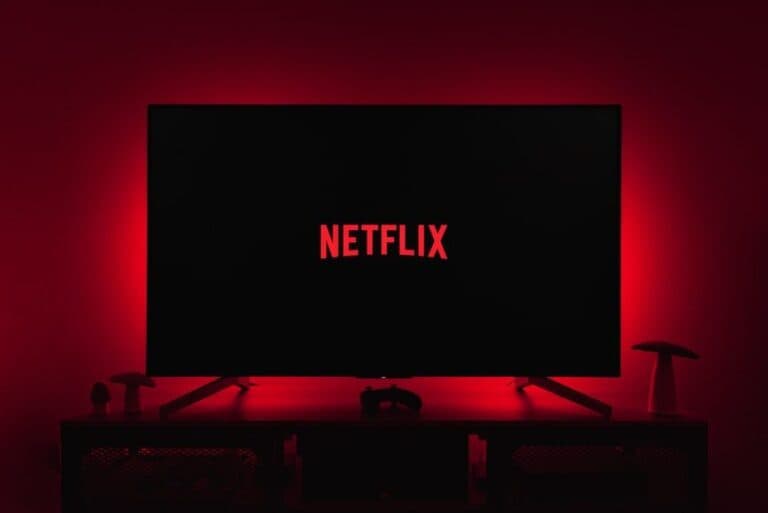 Netflix intensifică colaborarea cu iHeartMedia pentru extinderea podcasturilor audio